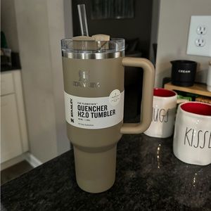 STANLEY BASIC BROWN 40oz